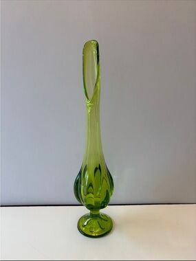 Vintage Viking petal bud swung green vase